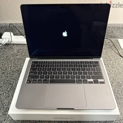 MacBook Air 13.6" Laptop - Apple M2 chip - 8GB Memory - 512GB SSD