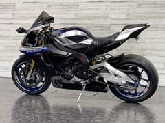 2017 Yamaha YZF R1M 0