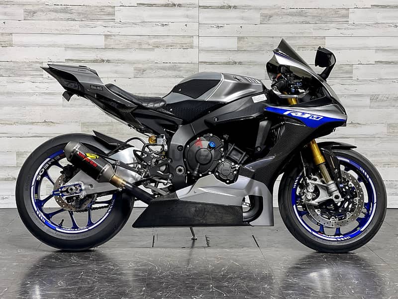 2017 Yamaha YZF R1M 2