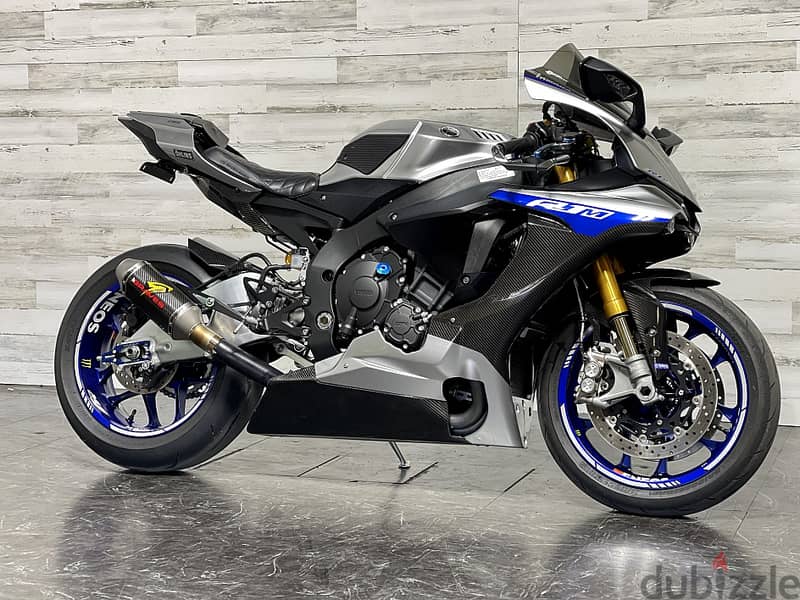 2017 Yamaha YZF R1M 3