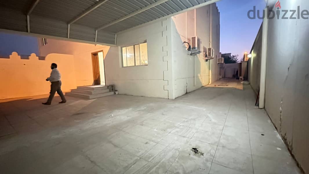 5 Bedroom + Maidroom Villa For Rent - Abuhamur 1