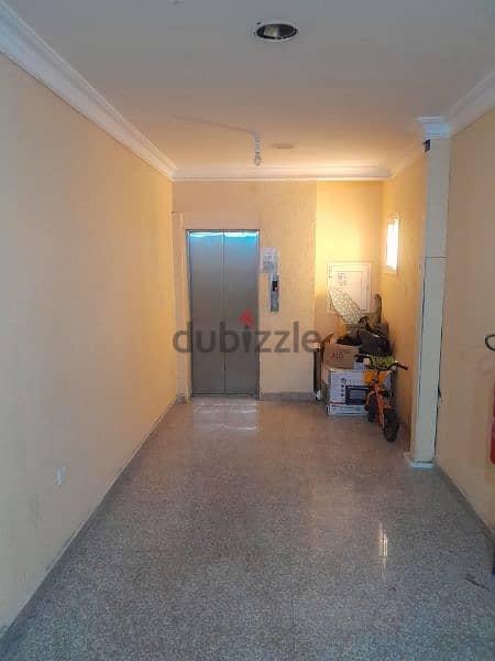 Like new 2bhk in Old Airport for family 10