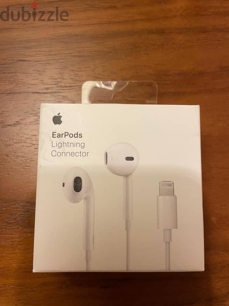 Earpods with Lightening Connector - brand new 3