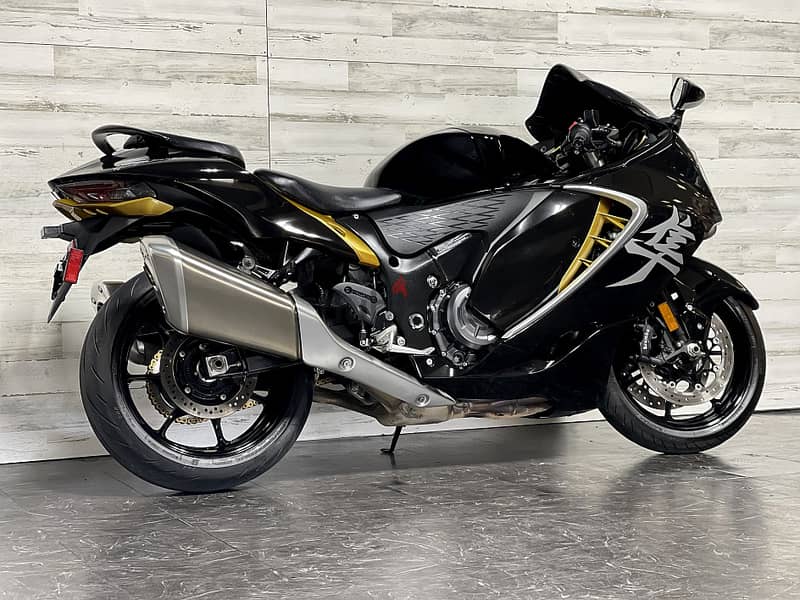 2023 Suzuki Hayabusa  +974 66574363 1