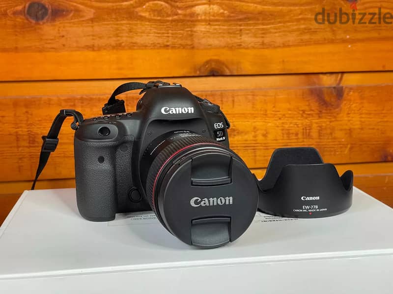 Canon eos 5d mark iv with lens 0