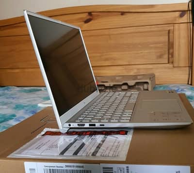 Dell Inspiron 7501 15.6" FHD - Intel Core i5 - 8GB Memory - 256GB SSD