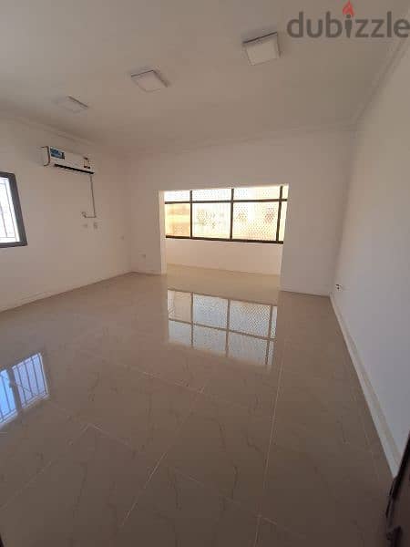 villa available in AL meshaf 8