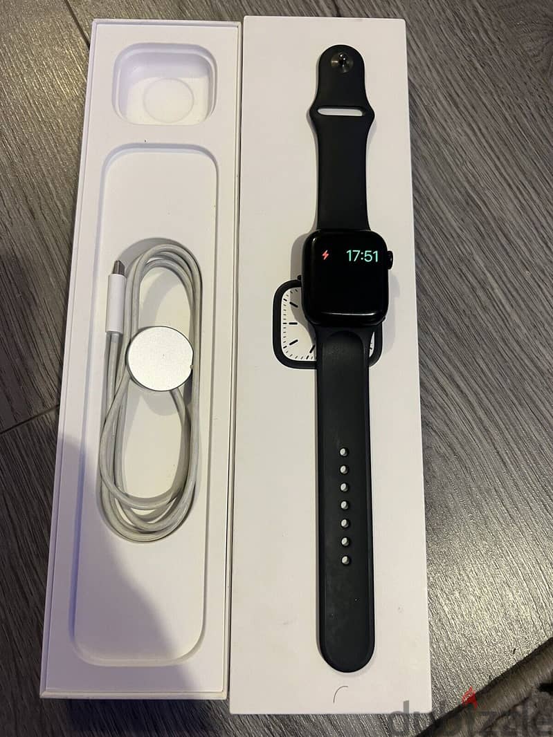 Apple Watch Series 7 - 41mm 45mm GPS Only & Cellular / Airpod 1