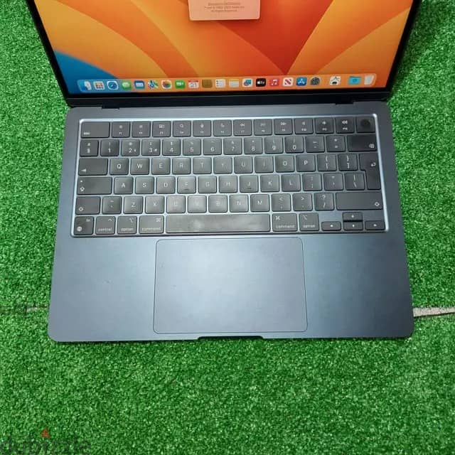 The Apple MacBook Air 2022 (A2681) - 13.6" - M2 - 8GB RAM - 256GB SSD 4