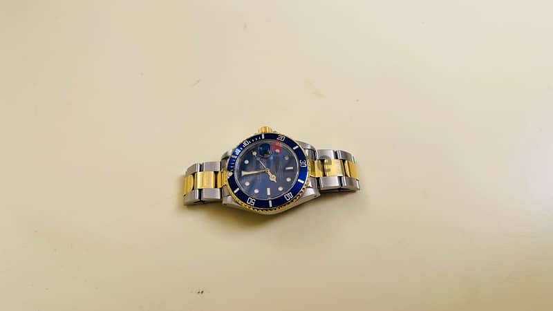 VINTAGE - ROLEX SUBMARINER GOLD & SILVER WATCH 2