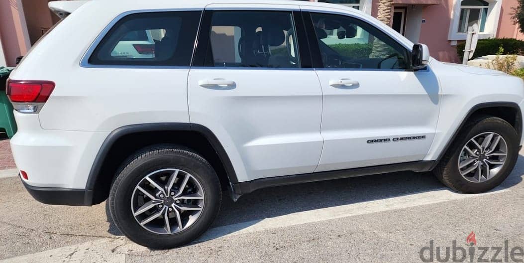 2021 Jeep Grand Cherokee, Laredo, perfect condition, Low Millage 10