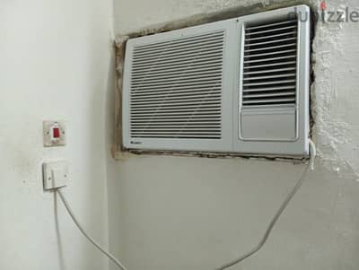 Ac for sale 300 riyal just 7 months used ac it's new 55635843