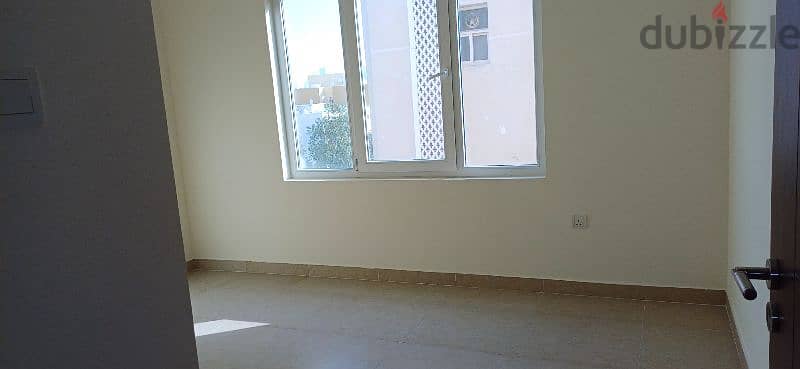 Nice 3 B/R Villa with Garden in Mamoura 2