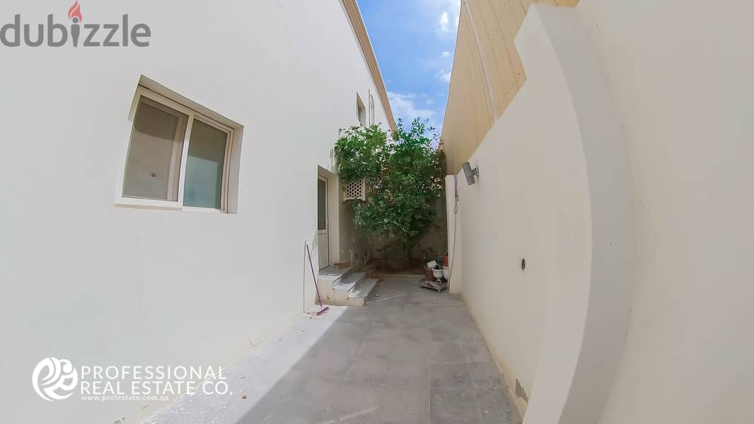 Unfurnished | 5 BHK Compound Villa in Ain Khalid | For Family 18