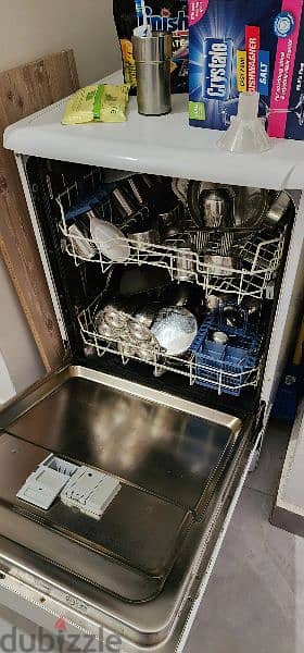 Dishwasher indesit in excellent condition 1