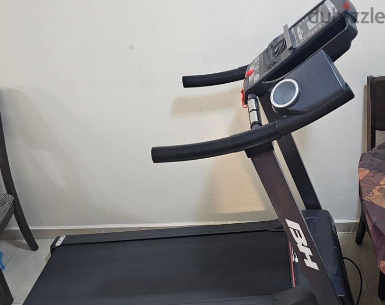 Treadmill in new condition, BH pioneer R3  series, 4