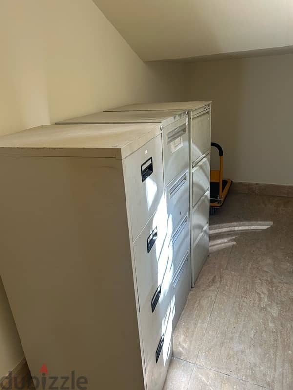 four drawers filling cabinet 1