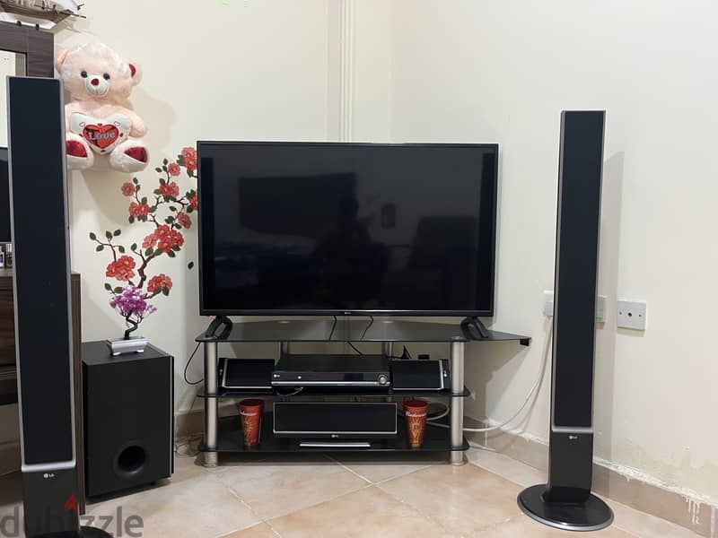 Oscar Tv 50" with box & LG Home Theatre 5.1 2