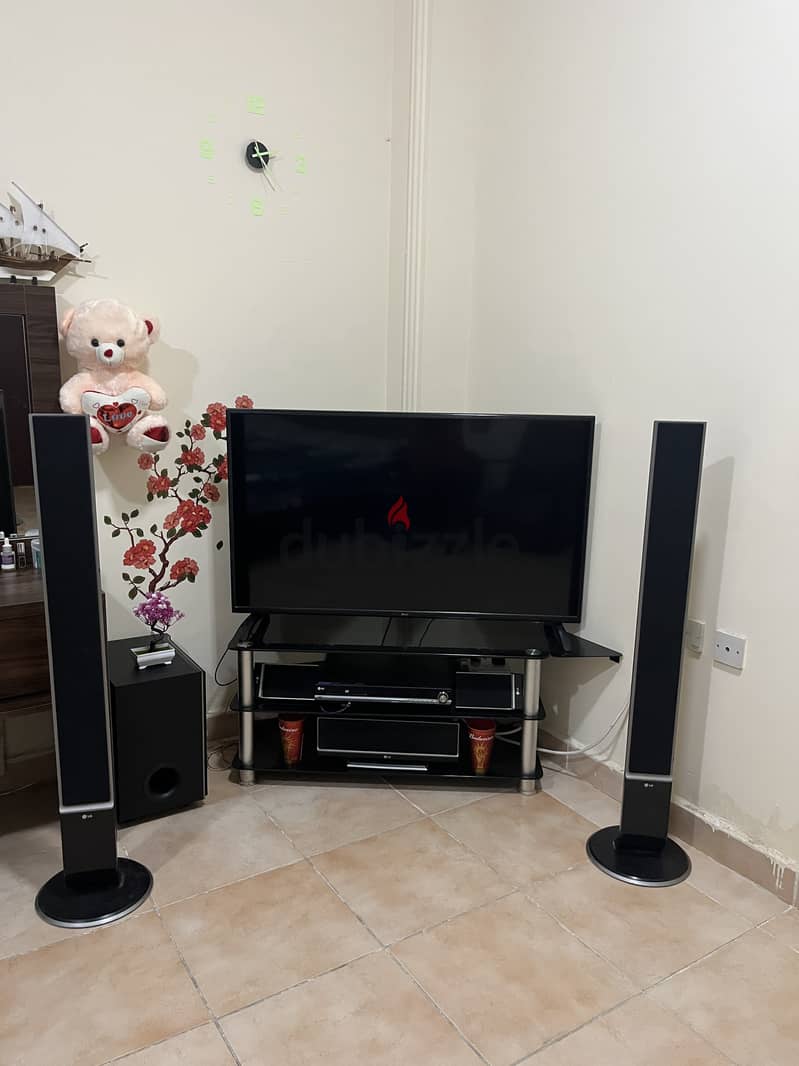 Oscar Tv 50" with box & LG Home Theatre 5.1 3