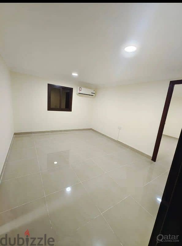 2 BHK  (3000 Qr)    555.40. 141 0