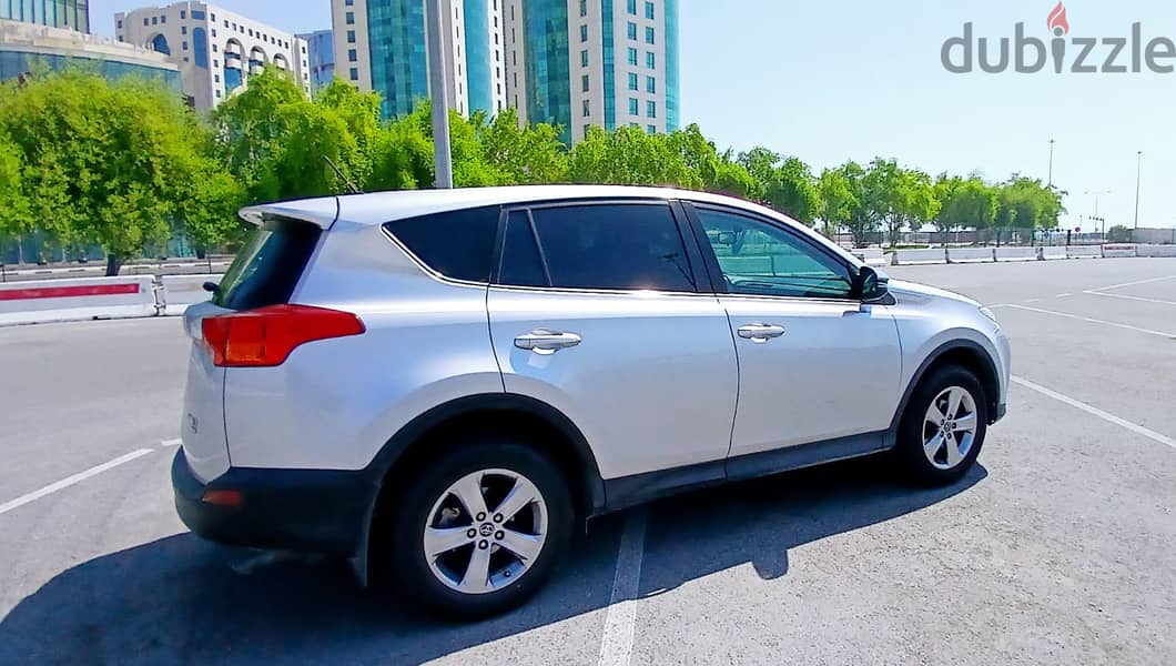 Toyota Rav4 2015 Automatic 1,29,000 Km 4WD SUV with brand new tyres, n 1