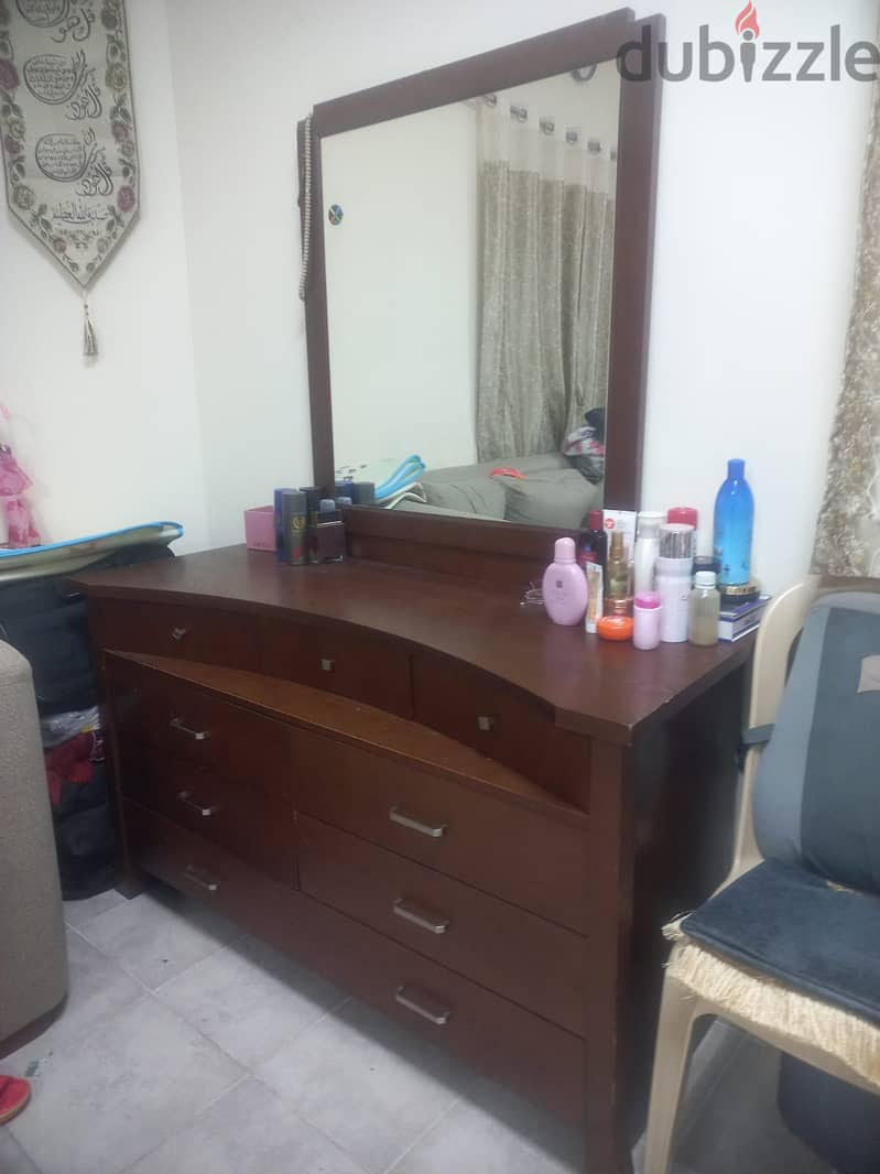 URGENT SALE!! Wooden dressing table in exillent condition 1