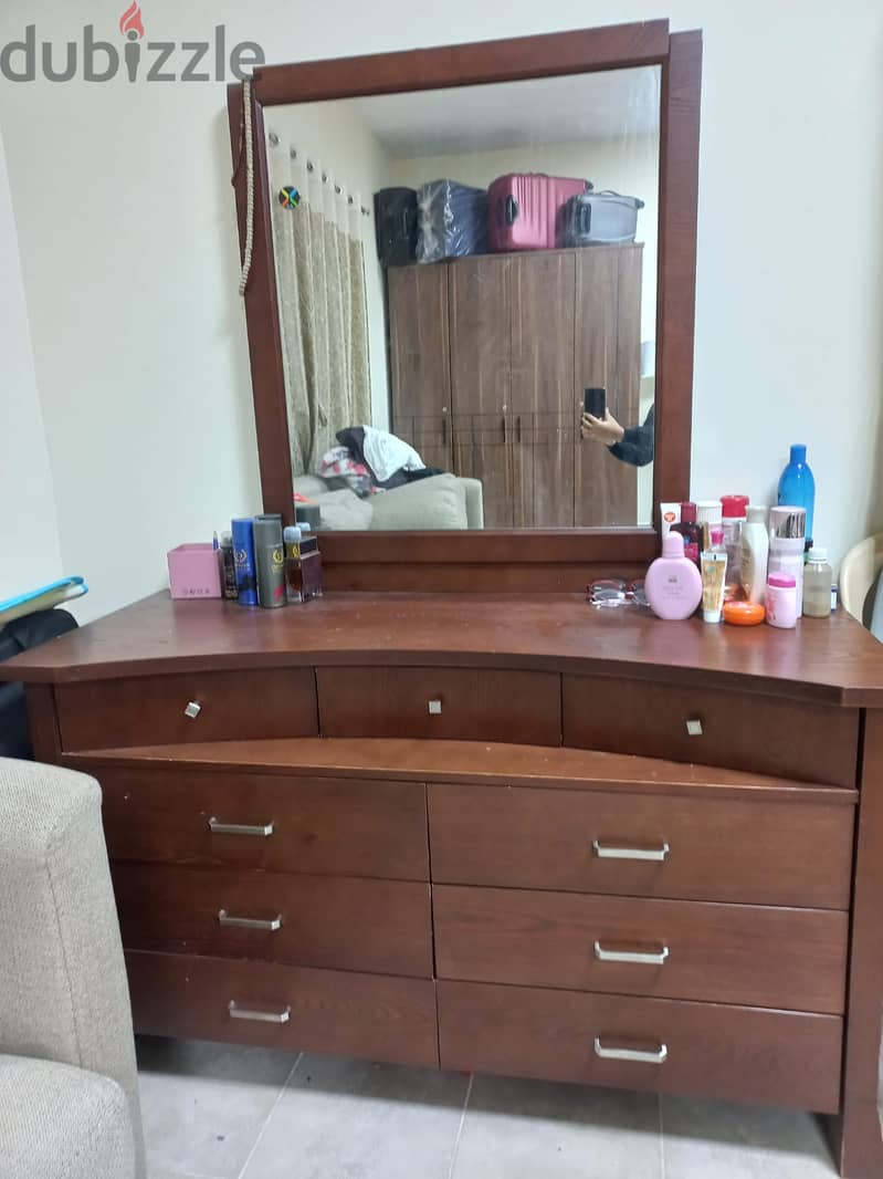 URGENT SALE!! Wooden dressing table in exillent condition 3