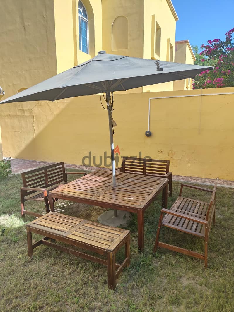 Wooden Outdoor set for sale in good condition 1