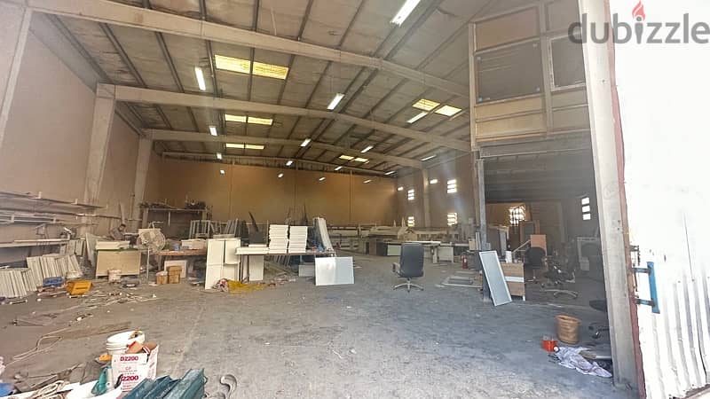 700 Carpentry Workshop with 12 Room For Rent 1