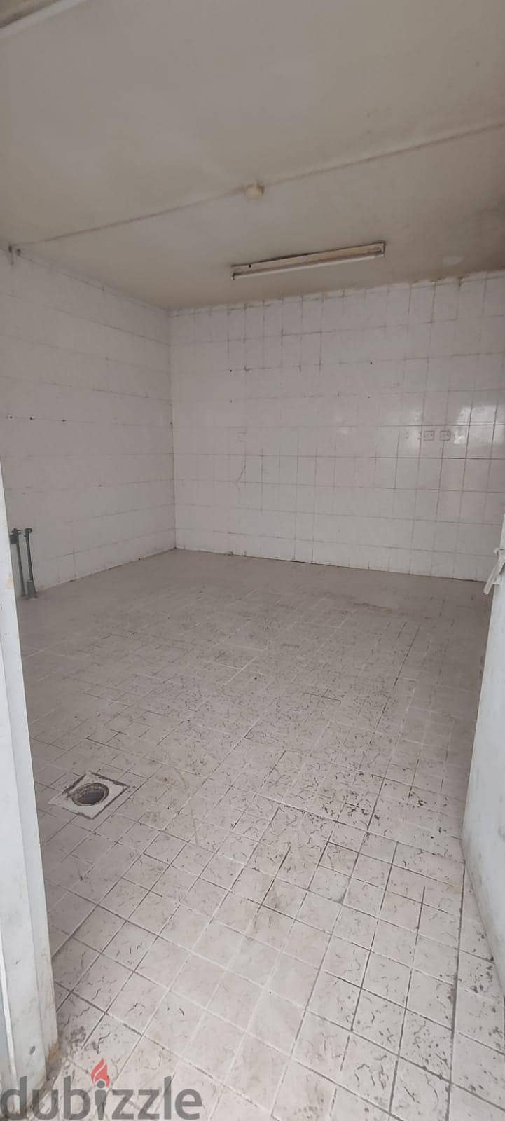 30 Room with 250 Store For Rent 2