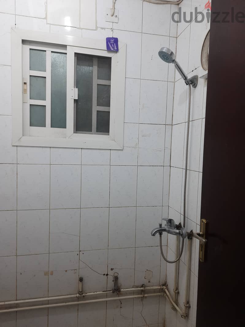 ROOM FOR RENT IN MATHAR QADEEM 6