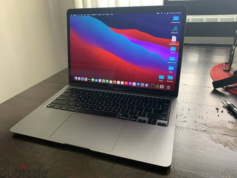 Mac Book Air 13.3" - Apple M1 chip - 8GB Memory - 256GB SSD 2