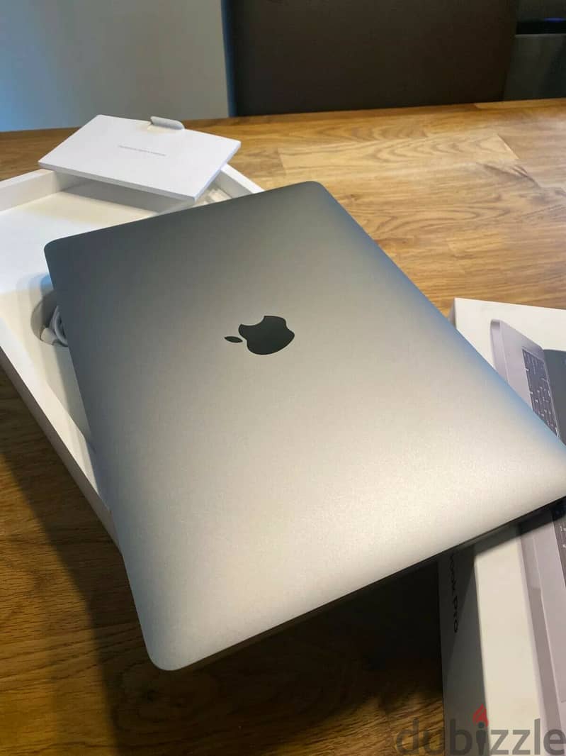 Apple MacBook Pro 16"- M1 Pro chip - 16GB Memory - 512GB SSD 1