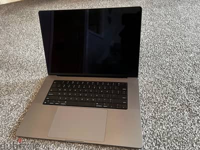 Apple - MacBook Pro 16" - M2 Pro chip - 16GB Memory - 1TB SSD