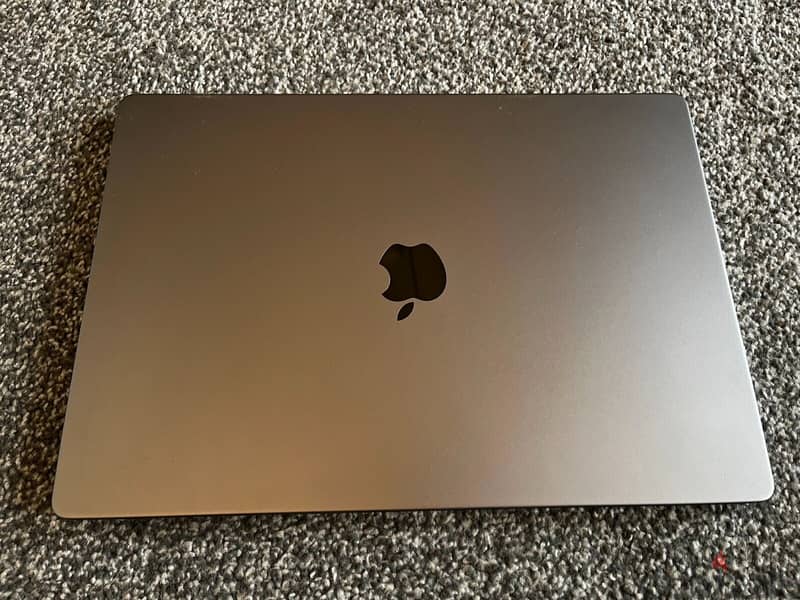 Apple - MacBook Pro 16" - M2 Pro chip - 16GB Memory - 1TB SSD 1