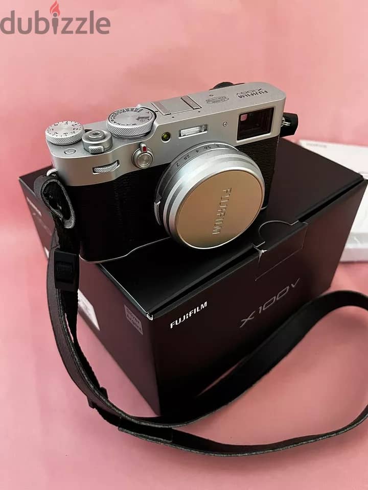 Fujifilm X100V 26.1 MP compact camera 2