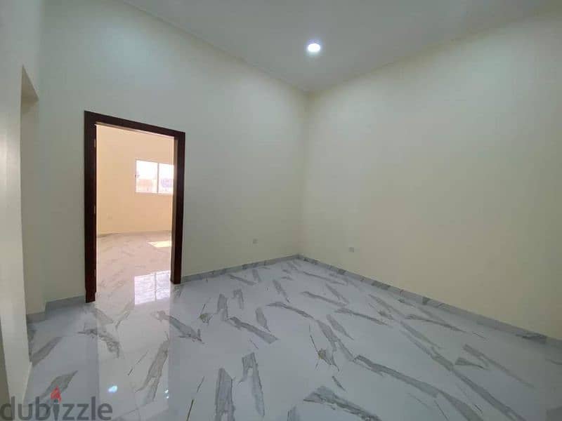 NO COMMISSION LIMITED OFFER FAMILY ROOM FOR RENT  AVAILABLE UNIT 11