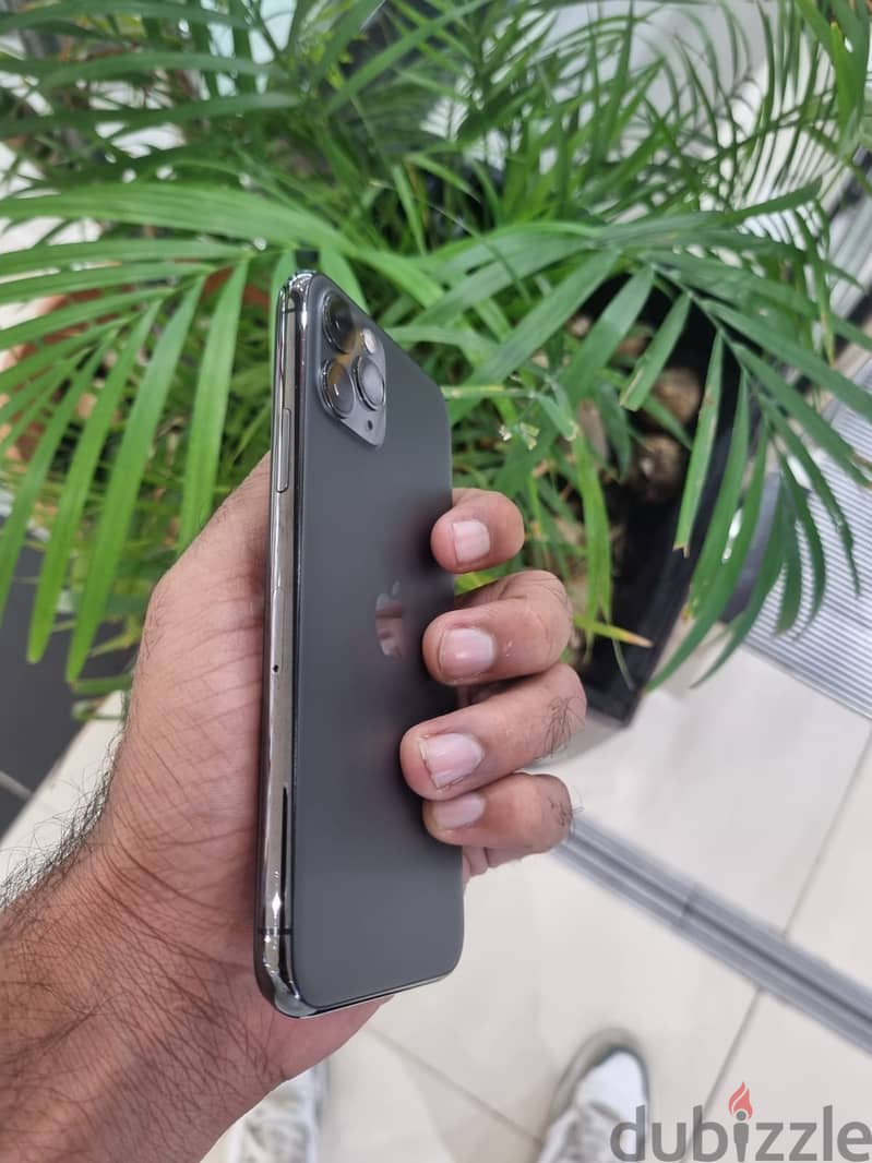 i phone 11 pro 256 gb black colour 5