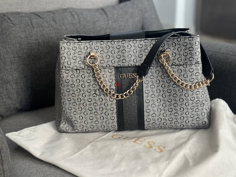 Guess Tote Bag (used only twice) 1