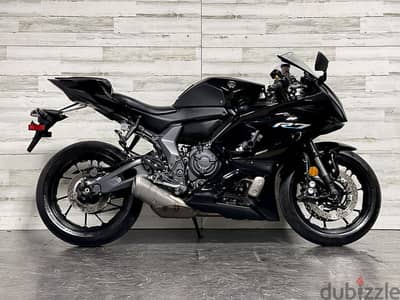 2023 YAMAHA R7 (+971 52 300 8603)