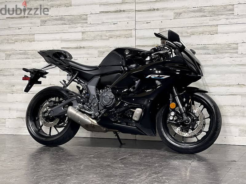 2023 YAMAHA R7 (+971 52 300 8603) 1