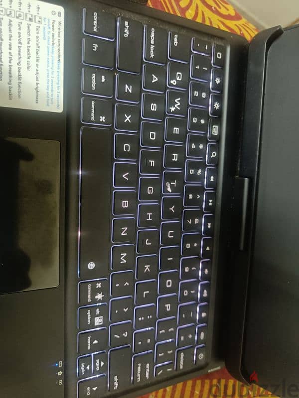 OLX Bluetooth iPad keyboard and black cover 2