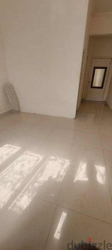 EXECUTIVE BACHELOR STUDIO ROOM AVAILABLE IN AL GHARAFA 0