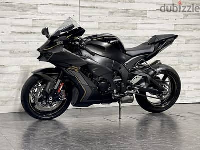 Kawasaki Ninja ZX-10R ( +971 52 300 8603)