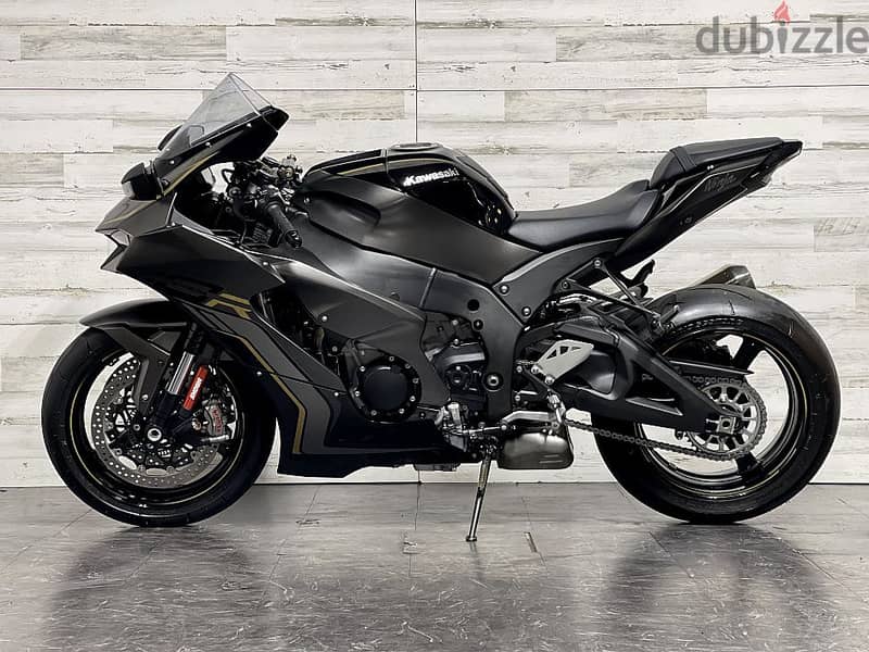 Kawasaki Ninja ZX-10R ( +971 52 300 8603) 2