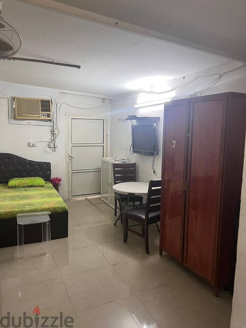 Family furnished room for rent 2