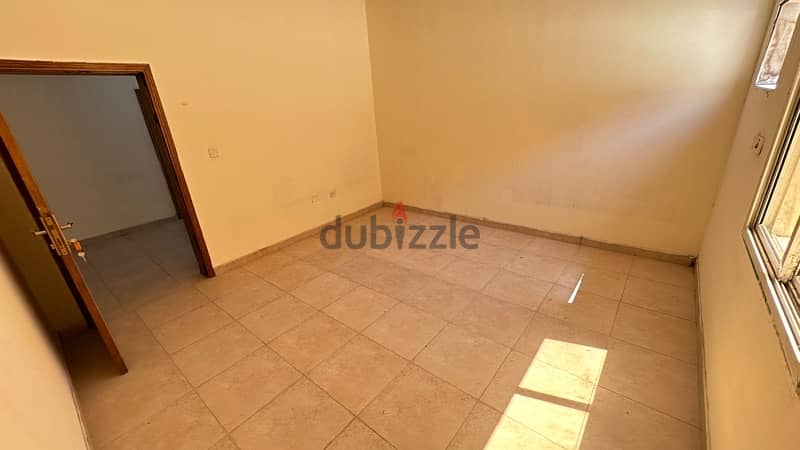 36 Room with 800 Garage For Rent 0