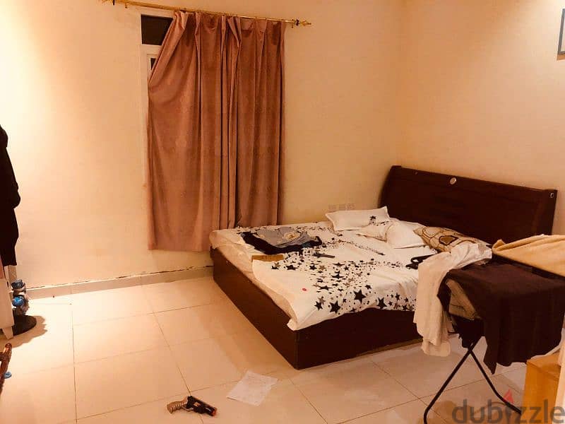 2 bhk avilable in AL meshaf 2