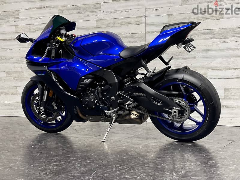 2023 Yamaha R1 (+971 52 300 8603). 1