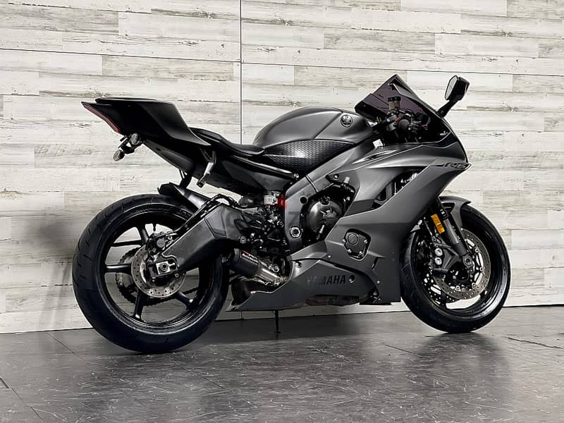 2018 Yamaha R6( +971 52 300 8603) 2